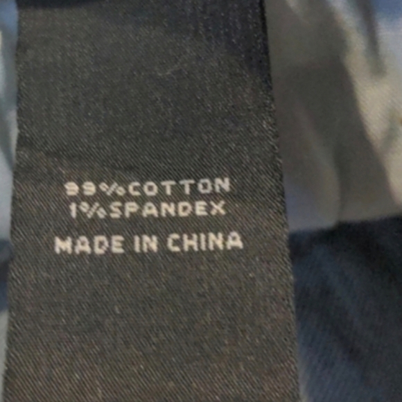 Fashion Nova Men Ripped Tinted Denim Shorts in Vintage Blue Wash size 32 - Picture 6 of 7